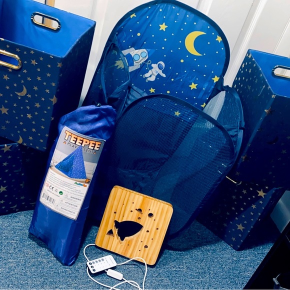 SPACE THEMED KIDS BEDROOM DECOR $70.00 ALL - Picture 1 of 1